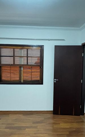 Casa à venda com 178m², 3 quartos e 2 vagas Casa à venda com 178m², 3 quartos e 2 vagasQuarto 1