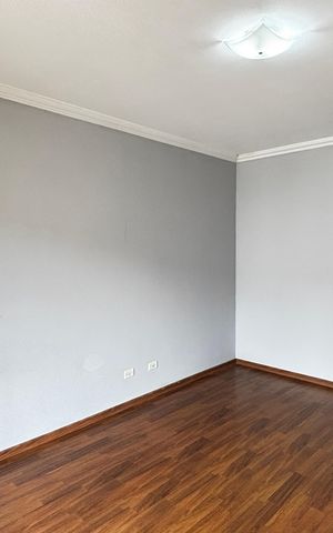 Casa à venda com 178m², 3 quartos e 2 vagas Casa à venda com 178m², 3 quartos e 2 vagasSuite