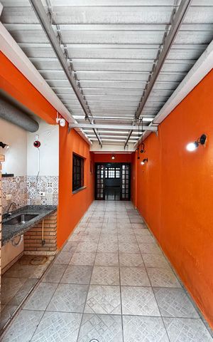 Casa à venda com 178m², 3 quartos e 2 vagas Casa à venda com 178m², 3 quartos e 2 vagasQuintal