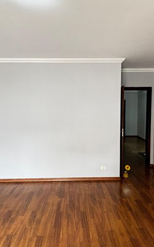 Casa à venda com 178m², 3 quartos e 2 vagas Casa à venda com 178m², 3 quartos e 2 vagasSuite