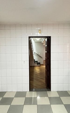 Casa à venda com 178m², 3 quartos e 2 vagas Casa à venda com 178m², 3 quartos e 2 vagasCozinha