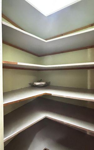 Casa à venda com 178m², 3 quartos e 2 vagas Casa à venda com 178m², 3 quartos e 2 vagasDespensa