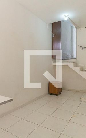 Casa para alugar com 35m², 1 quarto e sem vaga