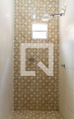 Casa para alugar com 35m², 1 quarto e sem vaga