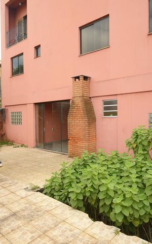Casa para alugar com 345m², 4 quartos e 5 vagasQuintal