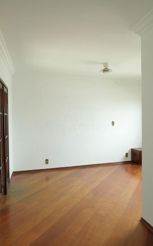 Casa para alugar com 345m², 4 quartos e 5 vagasQuarto Suite 2