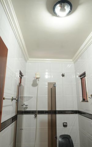 Casa para alugar com 345m², 4 quartos e 5 vagasBanheiro Social