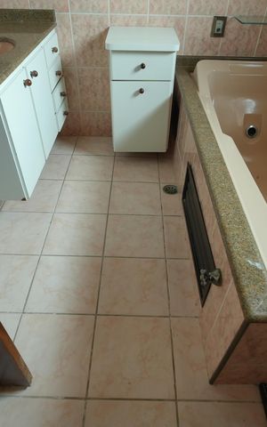 Casa para alugar com 345m², 4 quartos e 5 vagasBanheiro da Suíte 2
