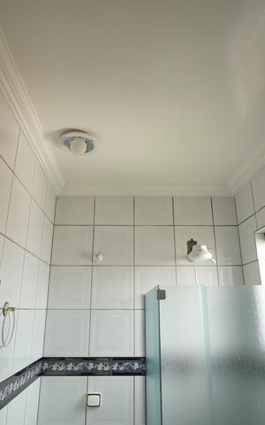 Casa para alugar com 345m², 4 quartos e 5 vagasBanheiro da Suíte 1