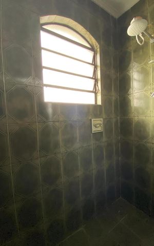 Casa à venda com 326m², 5 quartos e 3 vagas Casa à venda com 326m², 5 quartos e 3 vagasCasa 1 Banheiro