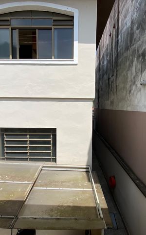 Casa à venda com 326m², 5 quartos e 3 vagas Casa à venda com 326m², 5 quartos e 3 vagasCasa 2 Quarto 1 Vista