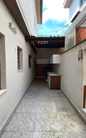 Casa à venda com 326m², 5 quartos e 3 vagas Casa à venda com 326m², 5 quartos e 3 vagasCasa 2 - Quintal
