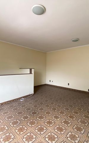 Casa à venda com 326m², 5 quartos e 3 vagas Casa à venda com 326m², 5 quartos e 3 vagasCasa 1 Sala