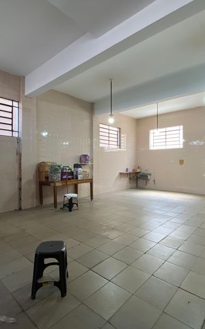 Casa à venda com 326m², 5 quartos e 3 vagas Casa à venda com 326m², 5 quartos e 3 vagasSalão