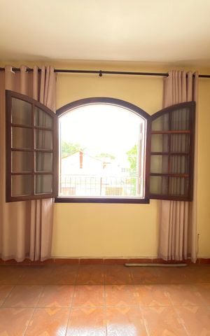 Casa à venda com 326m², 5 quartos e 3 vagas Casa à venda com 326m², 5 quartos e 3 vagasCasa 1 Quarto 2