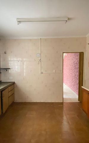 Casa à venda com 326m², 5 quartos e 3 vagas Casa à venda com 326m², 5 quartos e 3 vagasCasa 2 Cozinha