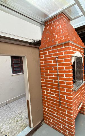 Casa à venda com 326m², 5 quartos e 3 vagas Casa à venda com 326m², 5 quartos e 3 vagasCasa 2 - Quintal