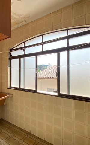 Casa à venda com 326m², 5 quartos e 3 vagas Casa à venda com 326m², 5 quartos e 3 vagasCasa 1 Área de Serviço