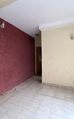 Casa à venda com 326m², 5 quartos e 3 vagas Casa à venda com 326m², 5 quartos e 3 vagasCasa 2 Sala