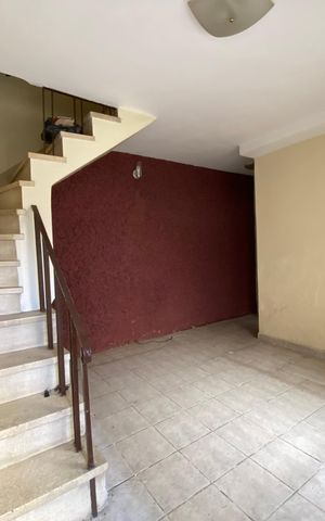 Casa à venda com 326m², 5 quartos e 3 vagas Casa à venda com 326m², 5 quartos e 3 vagasCasa 2 Sala