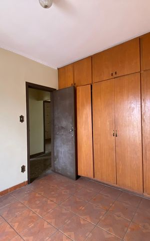Casa à venda com 326m², 5 quartos e 3 vagas Casa à venda com 326m², 5 quartos e 3 vagasCasa 1 Quarto 1