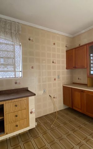 Casa à venda com 326m², 5 quartos e 3 vagas Casa à venda com 326m², 5 quartos e 3 vagasCasa 1 Cozinha