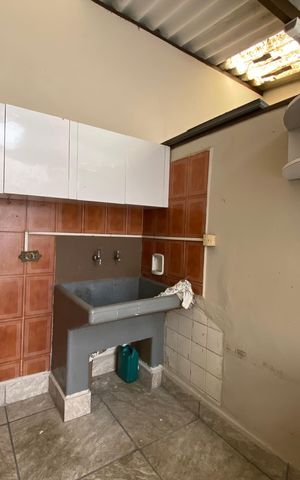 Casa à venda com 326m², 5 quartos e 3 vagas Casa à venda com 326m², 5 quartos e 3 vagasCasa 2 - Área de Serviço