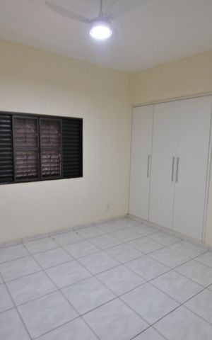 Casa para alugar com 323m², 4 quartos e 6 vagasQuarto 1