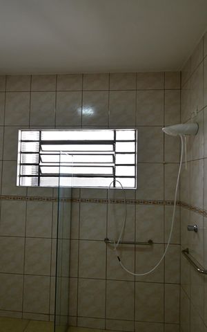 Casa para alugar com 323m², 4 quartos e 6 vagasBanheiro Social