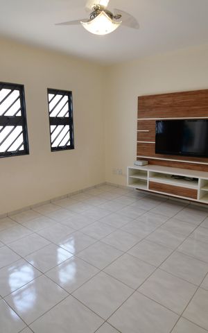Casa para alugar com 323m², 4 quartos e 6 vagasSala