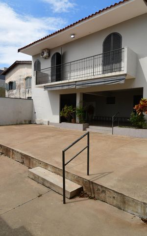 Casa para alugar com 323m², 4 quartos e 6 vagasQuintal