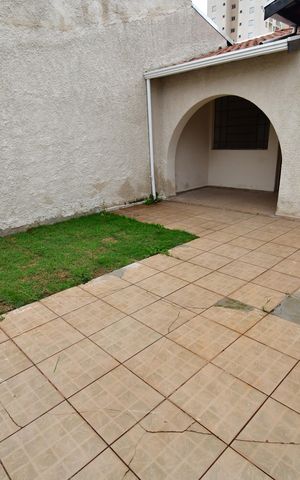 Casa à venda com 119m², 4 quartos e 2 vagasGaragem / Jardim