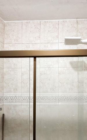 Casa para alugar com 190m², 3 quartos e 2 vagas Casa para alugar com 190m², 3 quartos e 2 vagasBanheiro Social