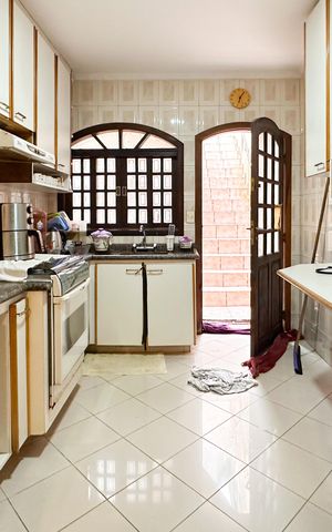 Casa para alugar com 190m², 3 quartos e 2 vagas Casa para alugar com 190m², 3 quartos e 2 vagasCozinha