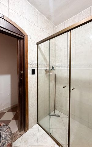 Casa para alugar com 190m², 3 quartos e 2 vagas Casa para alugar com 190m², 3 quartos e 2 vagasBanheiro Social