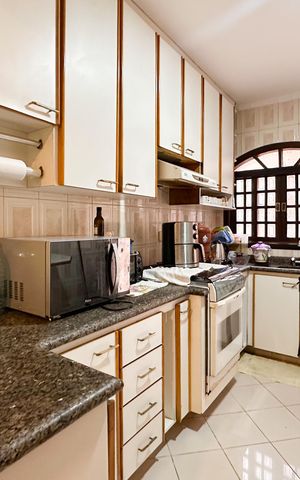 Casa para alugar com 190m², 3 quartos e 2 vagas Casa para alugar com 190m², 3 quartos e 2 vagasCozinha