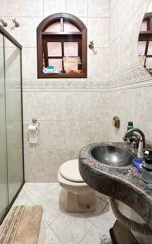 Casa para alugar com 190m², 3 quartos e 2 vagas Casa para alugar com 190m², 3 quartos e 2 vagasBanheiro Social