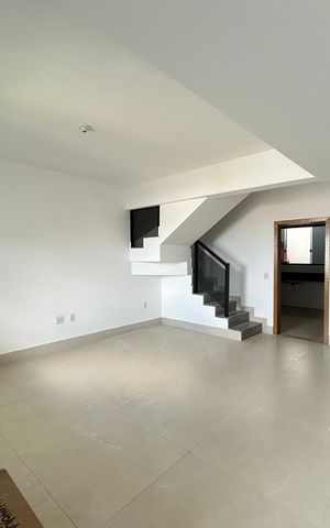Casa à venda com 100m², 2 quartos e 1 vaga