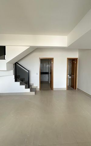 Casa à venda com 100m², 2 quartos e 1 vaga