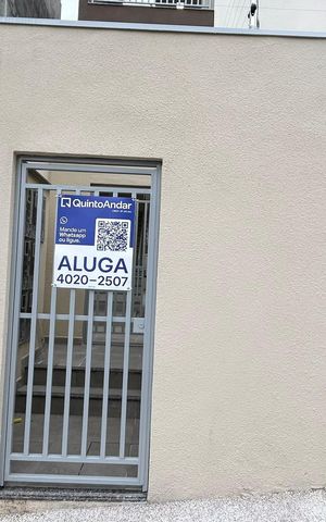 Apartamento para alugar com 35m², 2 quartos e sem vaga Apartamento para alugar com 35m², 2 quartos e sem vagaPlaca instalada na fachada do imóvel