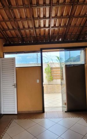 Casa à venda com 220m², 3 quartos e 2 vagas Casa à venda com 220m², 3 quartos e 2 vagasÁrea Externa