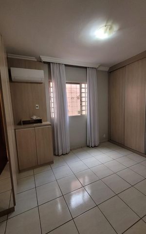 Casa à venda com 220m², 3 quartos e 2 vagas Casa à venda com 220m², 3 quartos e 2 vagasQuarto