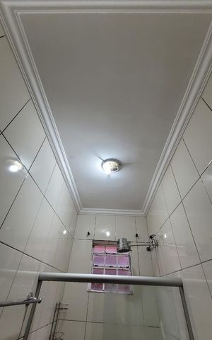 Casa à venda com 220m², 3 quartos e 2 vagas Casa à venda com 220m², 3 quartos e 2 vagasBanheiro