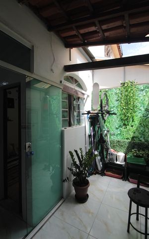 Casa à venda com 58m², 3 quartos e 1 vagaÁrea de Serviço