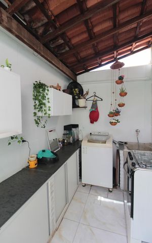 Casa à venda com 58m², 3 quartos e 1 vagaÁrea de Serviço
