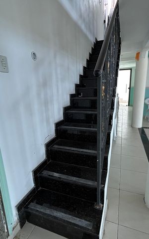Casa para alugar com 509m², 2 quartos e 1 vagaEscada