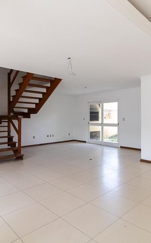 Casa para alugar com 180m², 3 quartos e 2 vagasSala