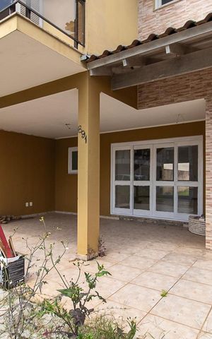 Casa para alugar com 180m², 3 quartos e 2 vagasFachada