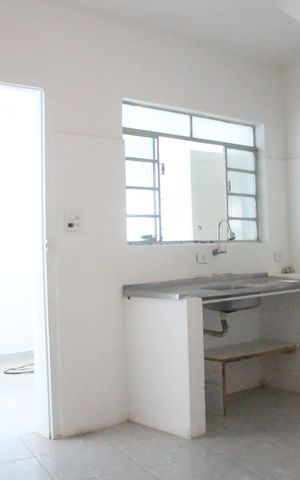 Casa para alugar com 230m², 2 quartos e 2 vagasCozinha