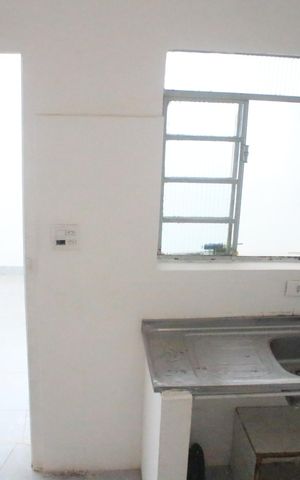 Casa para alugar com 230m², 2 quartos e 2 vagasCozinha